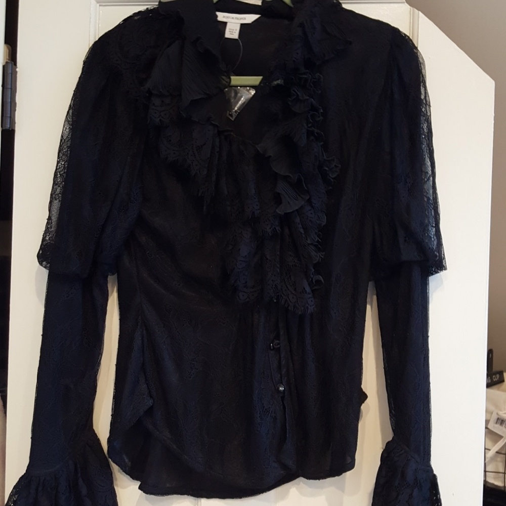 Black Lace Poet Sleeve Top  EUC